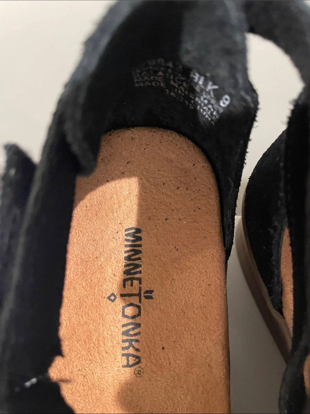 Minnetonka Desi Fringe Wedge Sandal size 9